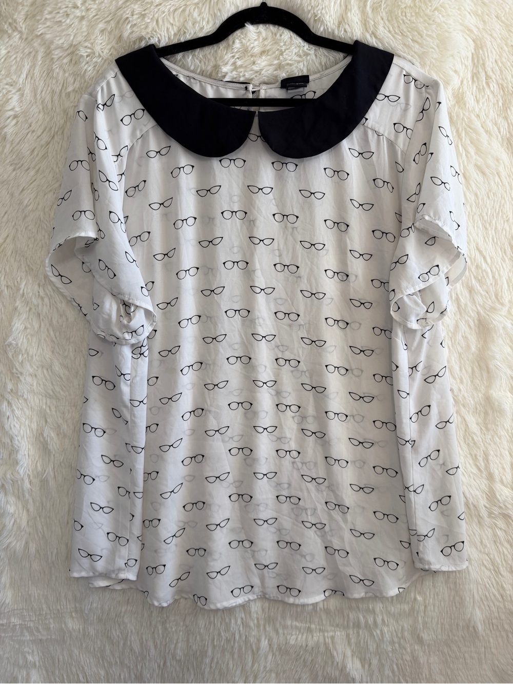 Torrid Womens Twee Eyeglass Print Blouse Size 3 White Geek Teacher Librarian